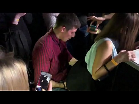 ❤️ Tinuod nga sekso sa usa ka nightclub sa Russia. Ang 18-anyos nga Ruso nga babaye sa anus ug puwerta nakighilawas sa usa ka nightclub ❤❌ Porno sa pornograpiya ceb.xxxbunker.ru